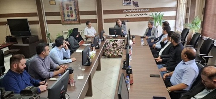 هم‌اندیشی برای رفع چالش‌های صنعت پلاستیک لرستان؛ مدیرعامل شرکت شهرک‌های صنعتی: حمایت از تولیدکنندگان و توسعه خوشه‌های صنعتی از اولویت‌های اصلی است